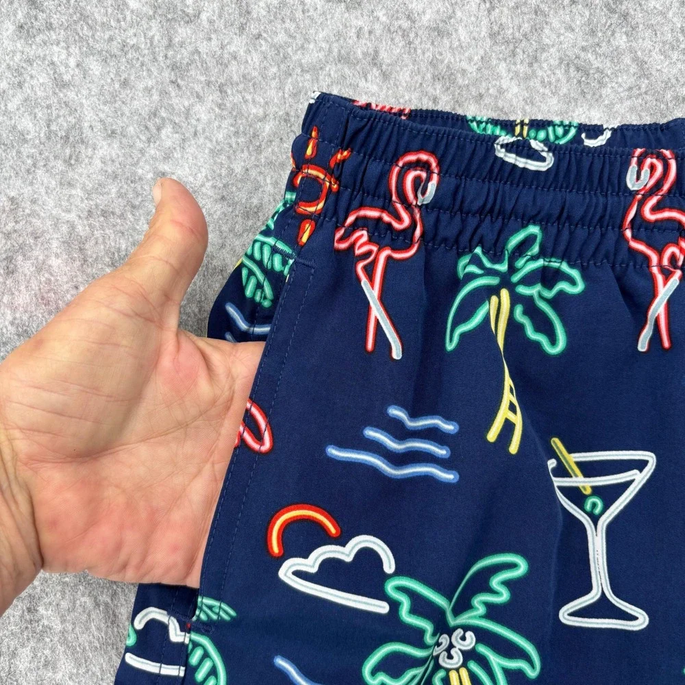 Chubbies Mens Navy Neon Flamingo Palm Tree Swim Trunks Shorts 5.5 Inch Inseam MD